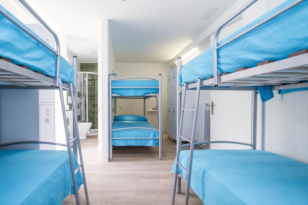 Aterpetxea Hostel *
